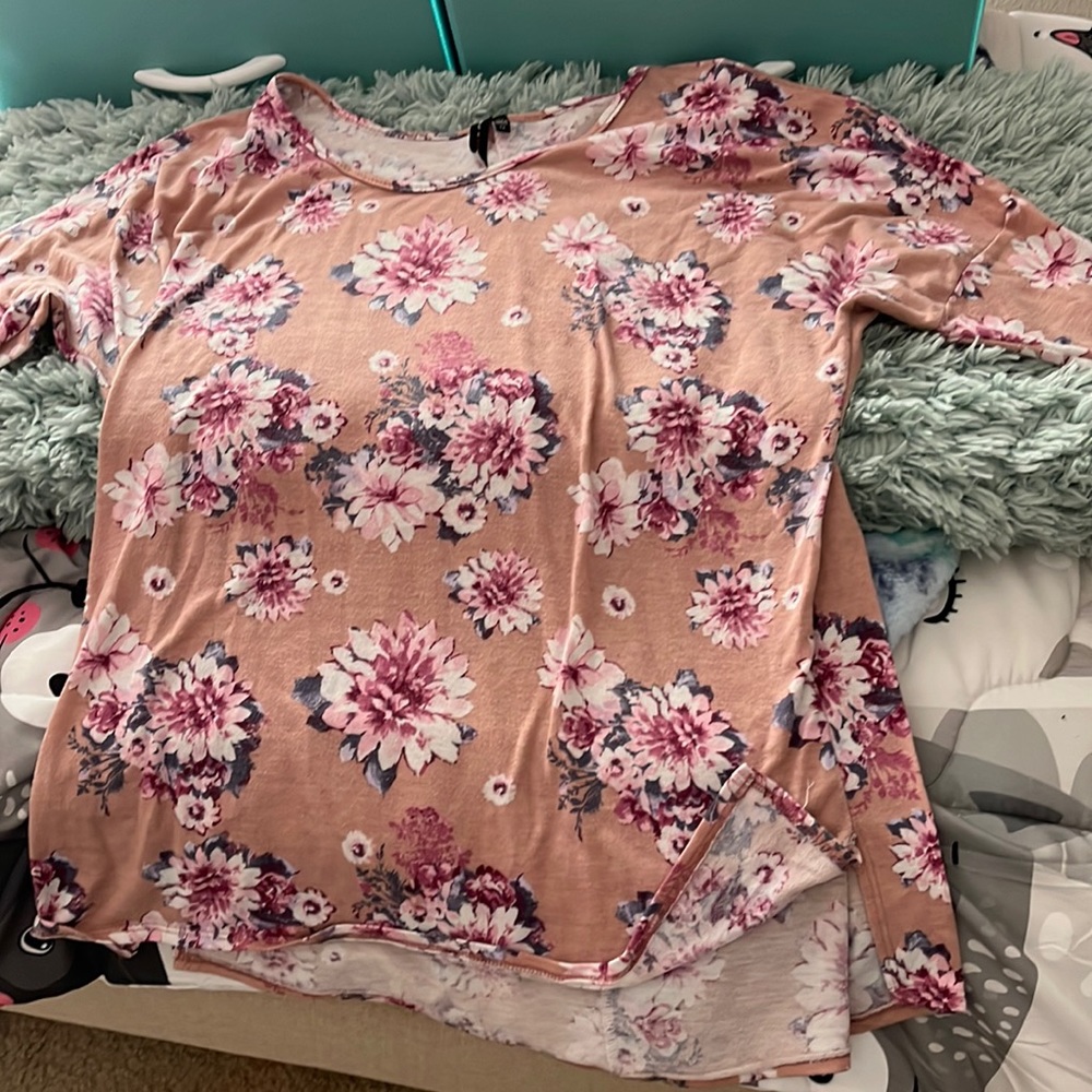 A cute flower shirt